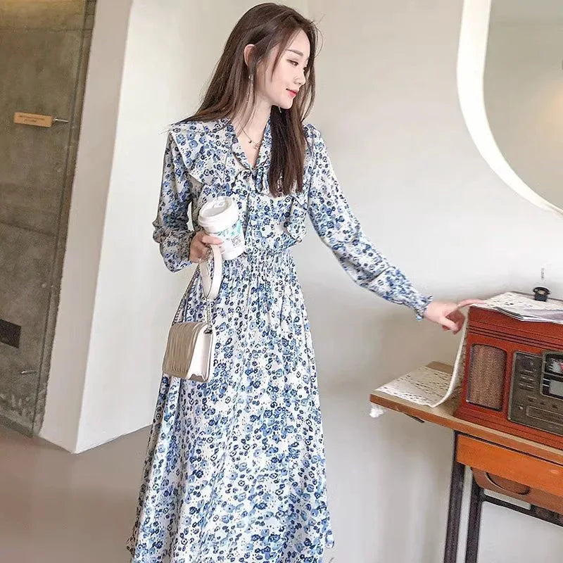Light-colored Floral Korean Silk Long Dress 2025 Autumn New Women's Fashionable Style with Super Fairy Slim French Long Skirt